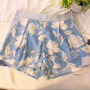 Francesca’s Collection Boutique Alya Blue/Tan Floral Print Shorts Size Medium